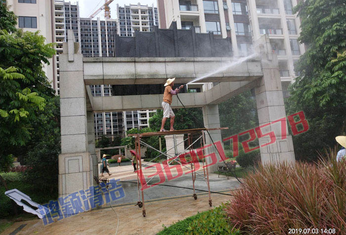 廣寧百盛花園清洗門框